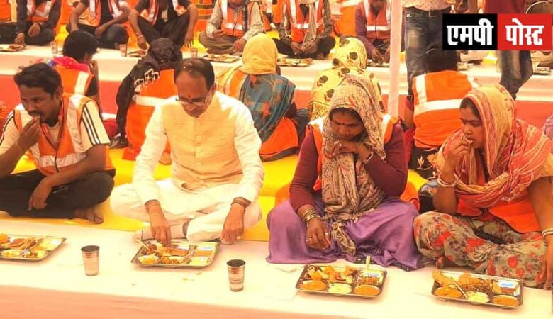 जन-जन में सफाई गतिविधियों का दायित्व बोध विकसित करने मध्यप्रदेश के मुख्यमंत्री श्री शिवराज सिंह चौहान ने अपने जन्म-दिवस पर प्रस्तुत किया अनूठा उदाहरण