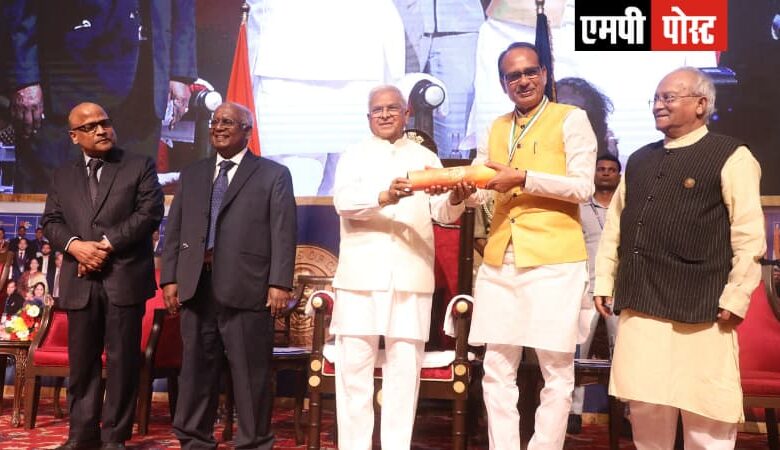 चैंपियंस ऑफ चेंज अवार्ड से सीएमएमपी सहित अनेक प्रतिभाएं हुई सम्मानित