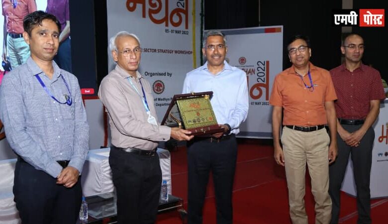 बिजली कनेक्शन 7 दिन में दिए जाएं