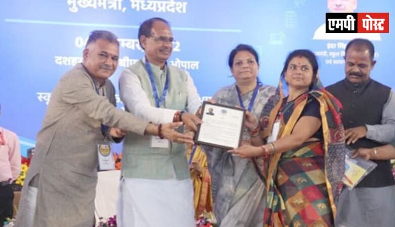 भारत के भाग्य विधाता हैं विद्यार्थी और विद्यार्थियों के निर्माता हैं शिक्षक