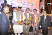  चिकित्सा शिक्षा मंत्री श्री विश्वास सारंग श्री सारंग ने मधुमेह एवं हृदय रोग पर राष्ट्रीय सम्मेलन का शुभारंभ किया मध्यप्रदेश के चिकित्सा शिक्षा एवं भोपाल गैस त्रासदी मंत्री श्री विश्वास सारंग ने कहा है कि अच्छी जीवन शैली और नियमित दिनचर्या अपनाकर काफी हद तक मधुमेह, हार्ट अटैक, उच्च रक्तचाप आदि बीमारियों से बचा जा सकता है। सभी चिकित्सकों को मरीजों को कम से कम दर पर अच्छी चिकित्सा सुविधा उपलब्ध करानी चाहिए। शहर के चिकित्सकों को ग्रामों और दूर-दराज के क्षेत्रों में अपनी सेवाएँ देने के लिये आगे आना चाहिए, जिससे वहाँ के लोगों के स्वास्थ्य में सुधार हो।