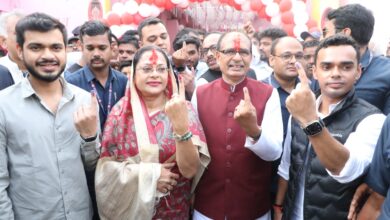 Shivraj Singh Chouhan casts his vote