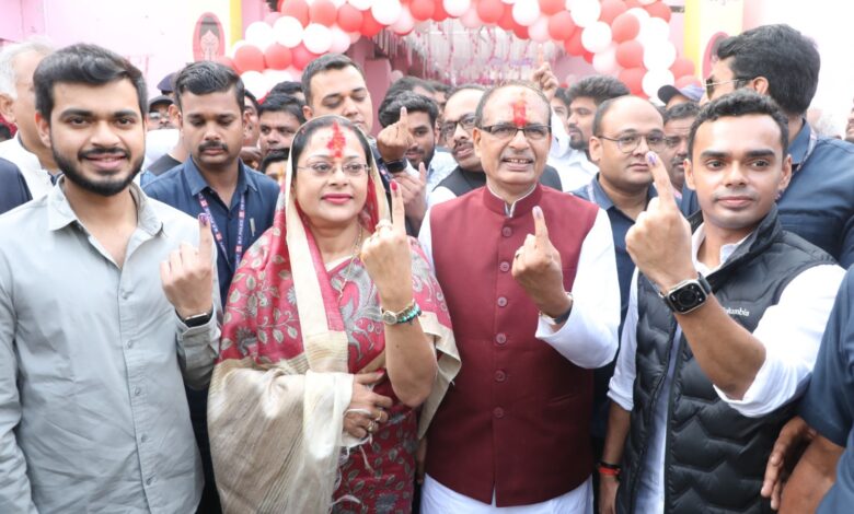 Shivraj Singh Chouhan casts his vote