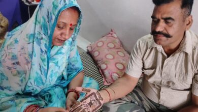 'लाड़ली' बहनों ने पति के हाथों में रचाई कमल मेहंदी