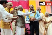 Hindi-अशोक मनवानी को राज्यपाल श्री मंगुभाई पटेल ने हिन्दीतर भाषी हिन्दी सेवी सम्मान से सम्मानित किया