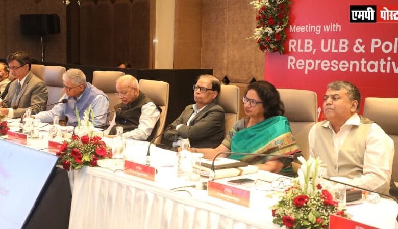 CM MP-मुख्यमंत्री डॉ. यादव से वित्त आयोग के अध्यक्ष डॉ. पनगढ़िया एवं आयोग सदस्यों ने की भेंट