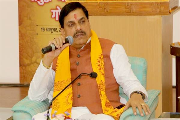 CM MP-मुख्यमंत्री, डबरा में नवग्रह शक्तिपीठ के प्राण-प्रतिष्ठा समारोह में हुए शामिल