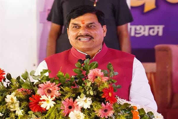 Bhagwan-ShriKrishna-भगवान श्रीकृष्ण के विराट व्यक्तित्व में सांदीपनि आश्रम का योगदान महत्वपूर्ण