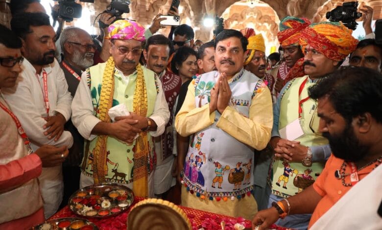 Bhagoriya-Parv-लोक संस्कृति के सम्मान के प्रकटीकरण के लिए भगोरिया पर्व पर बड़वानी में कृषि कैबिनेट: मुख्यमंत्री डॉ. यादव