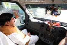CM-MP-मुख्यमंत्री डॉ. यादव बस में जनप्रतिनिधियों और अधिकारियों के साथ पहुंचे उज्जैन