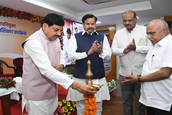 Sarkar-आपके काम से ही बनेगी सरकार की पहचान: मुख्यमंत्री डॉ. यादव