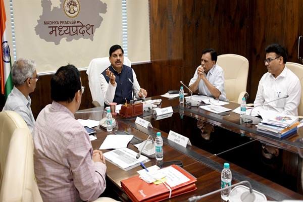 CM-MP-सार्वजनिक स्थलों पर सीसीटीवी और आवासों में ईको फ्रेंडली भवन निर्माण सामग्री के उपयोग को करें प्रोत्साहित : मुख्यमंत्री डॉ. यादव