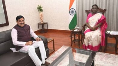 President-Draupadi-Murmu-राष्ट्रपति श्रीमती मुर्मु से मुख्यमंत्री डॉ. यादव की सौजन्य भेंट, स्मृति चिन्हों का हुआ आदान-प्रदान