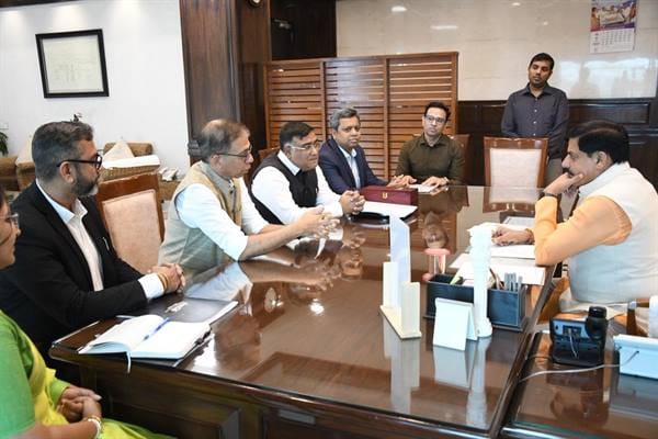 CM-MP-मुख्यमंत्री डॉ. यादव से हिंदुस्तान कोका-कोला बेवरेजेस के मुख्य कार्यकारी अधिकारी श्री हेमंत रुपानी ने की भेंट