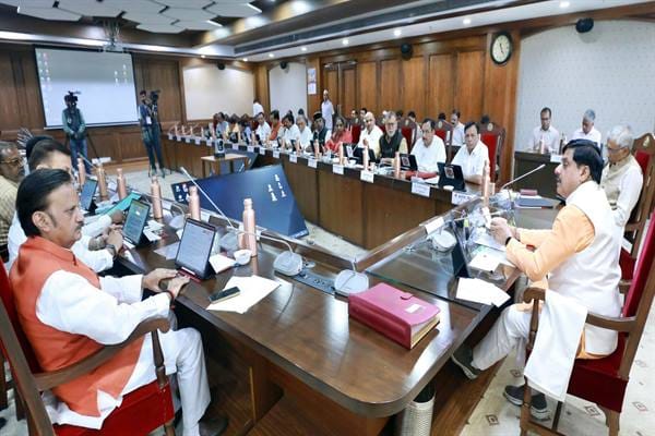 MP-Cabinet-राज्य के सर्वांगीण विकास, जनकल्याण और सांस्कृतिक गौरव को बढ़ावा देने के लिए 5,960 करोड़ रूपये की योजनाओं सहित कई जनहितैषी कार्यों को मंजूरी