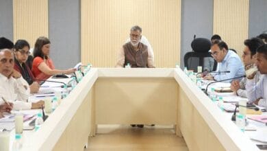 Yojana-योजनाओं के क्रियान्वयन में रखें पारदर्शिता : मंत्री श्री पटेल