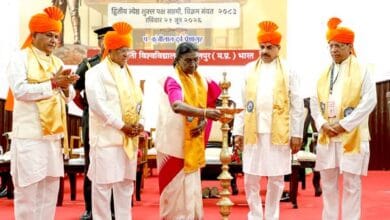 President-Draupadi-Murmu-भारतीय संस्कृति, परंपरा और भाषाओं के प्रति सम्मान का भाव विकसित करना विश्वविद्यालयों की महत्वपूर्ण जिम्मेदारी : राष्ट्रपति श्रीमती मुर्मु