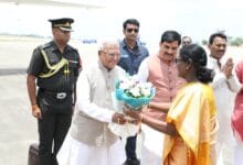 President-Draupadi-Murmu-राष्ट्रपति श्रीमती मुर्मु को इन्दौर एयरपोर्ट पर दी गई भावभीनी विदाई