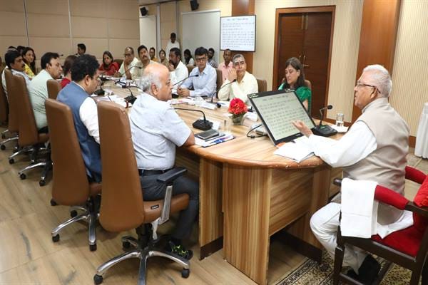 Forest-Rights-Act-वन अधिकार अधिनियम का क्रियान्‍वयन समन्‍वय से करें: राज्यपाल श्री पटेल