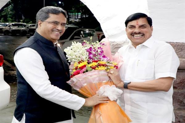 Tripura-CM-मुख्यमंत्री डॉ. यादव से मिले त्रिपुरा के मुख्यमंत्री डॉ. मणिक साहा