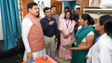 CM-MP-Nirikshan-मुख्यमंत्री डॉ. यादव ने उप स्वास्थ्य केन्द्र तलून का किया निरीक्षण