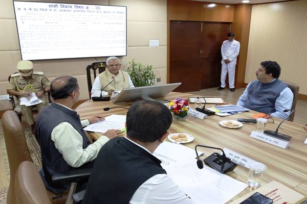 MP-Governor-Shri-Patel-संस्थान की उत्कृष्टता में संसाधनों का करें, विवेकपूर्ण उपयोग : राज्यपाल श्री पटेल