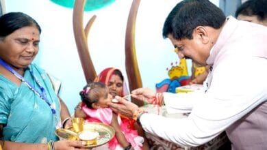 Tikamgarh-मुख्यमंत्री डॉ. यादव ने टीकमगढ़ में आंगनवाड़ी और जिला अस्पताल का निरीक्षण किया