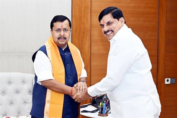 Chairman-Nitin-Nabin-मुख्यमंत्री डॉ. यादव ने अध्यक्ष श्री नितिन नबीन से की सौजन्य भेंट