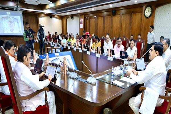 MP-Cabinet-प्रदेश के सर्वांगीण विकास और बुनियादी ढांचे को सुदृढ़ करने के लिए लगभग 41 हजार करोड़ रूपये की स्वीकृति