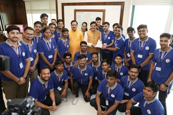CM-MP-मुख्यमंत्री डॉ. यादव ने ग्लोबल स्किल पार्क के अंतर्राष्ट्रीय प्लेसमेंट प्राप्त प्रशिक्षणार्थियों को दी बधाई