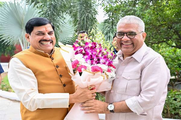 Union-Minister-Bhupender-Yadav-मुख्यमंत्री डॉ. यादव ने केंद्रीय मंत्री श्री यादव से की सौजन्य भेंट